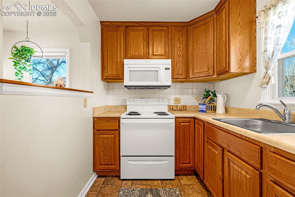 1124 E Las Animas Street