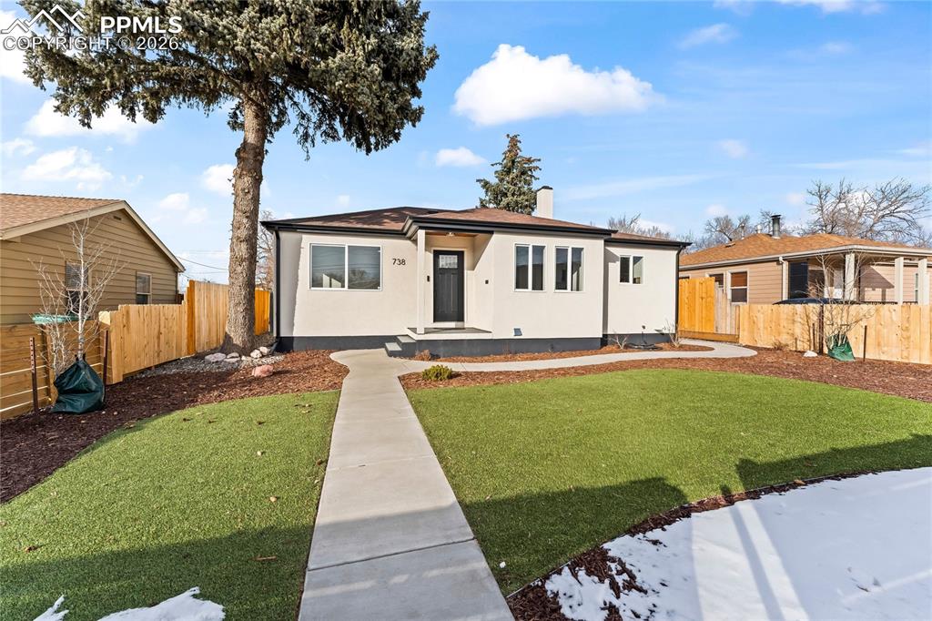 738 E Fountain Boulevard photo 2