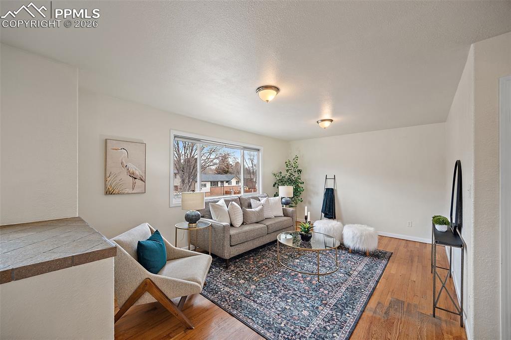 1642 Keaton Lane photo 2