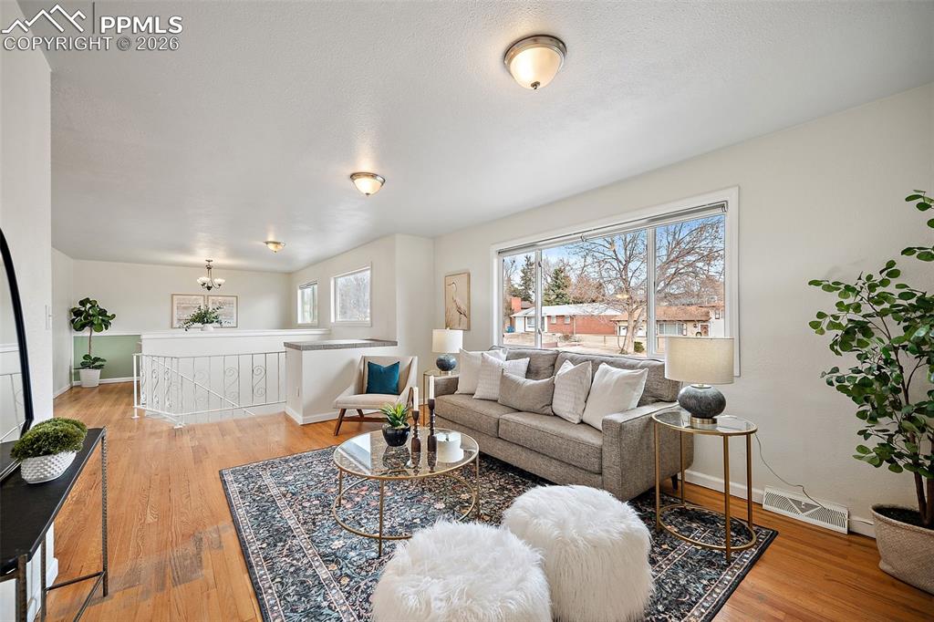 1642 Keaton Lane photo 3