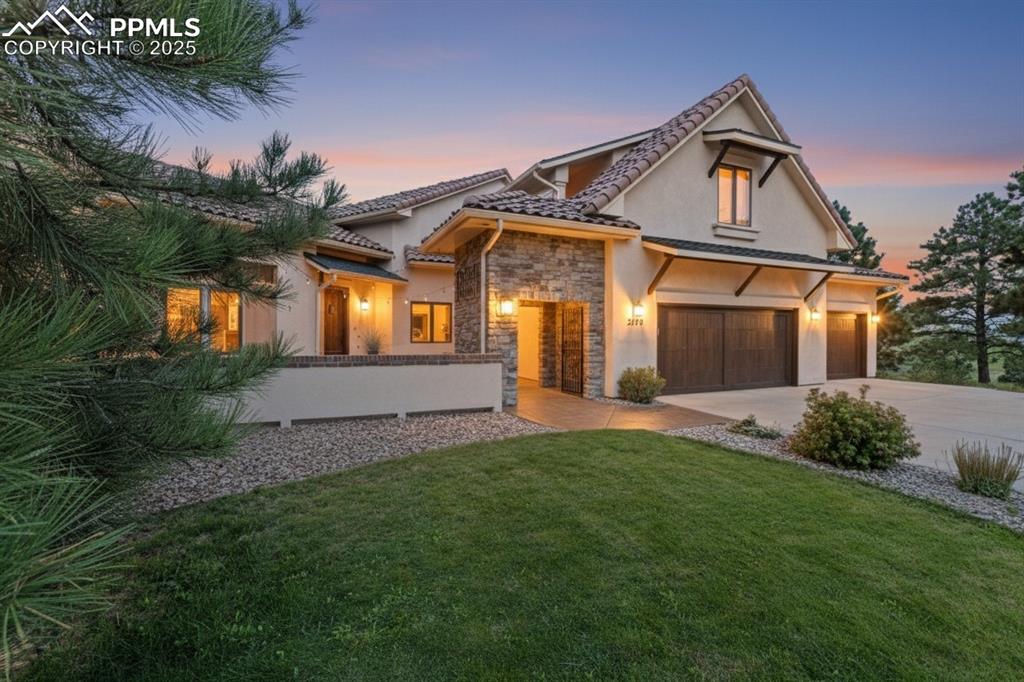 2070 Alamosa Drive photo 2