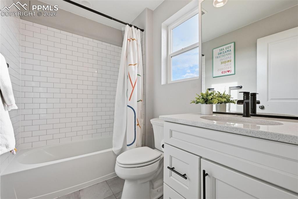 Full bath off of the Junior Master en-suite