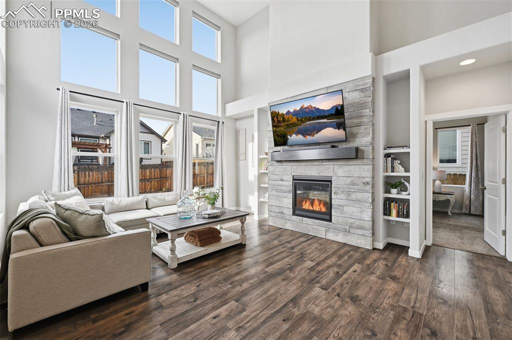 Large great room with 2-story tall windows