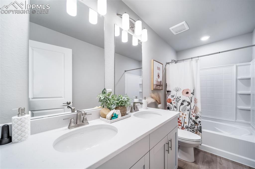 4927 Eddleman Court photo 2