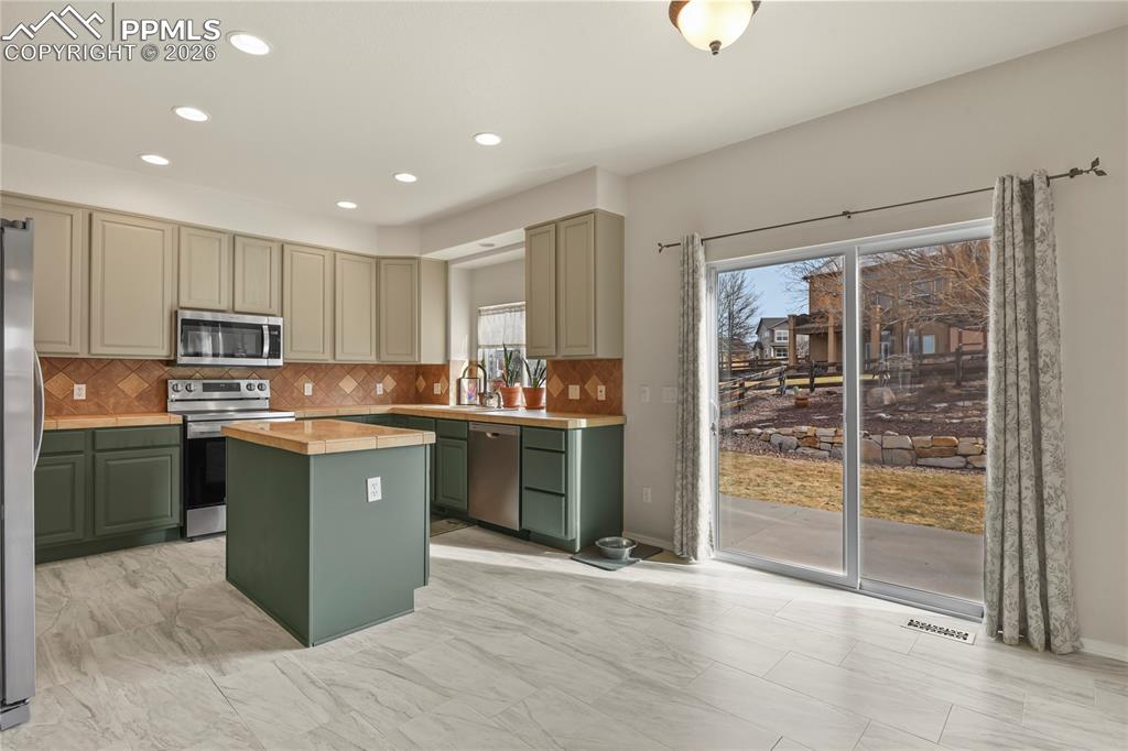 16273 Windsor Creek Drive photo 3