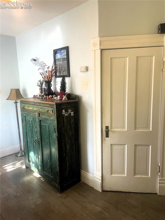 Door to main bedroom.