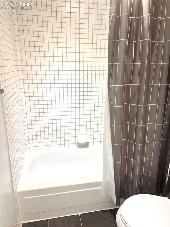 5030 El Camino Drive #6