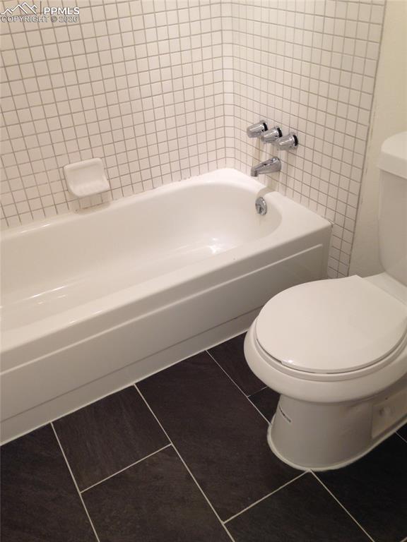 5030 El Camino Drive #6