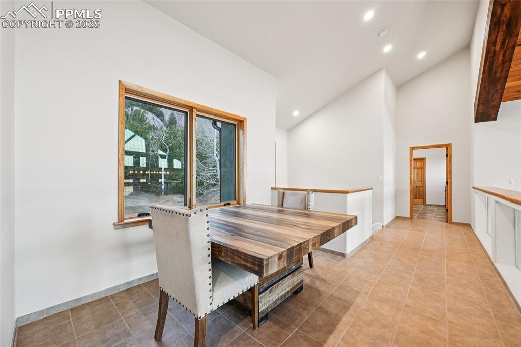 Sitting area on upper level