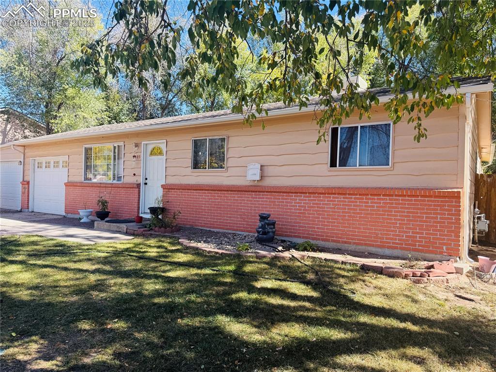 4485 Carolyn Drive photo 2