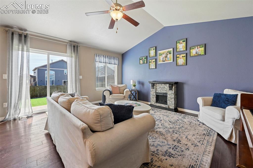 10247 Hidden Park Way photo 2