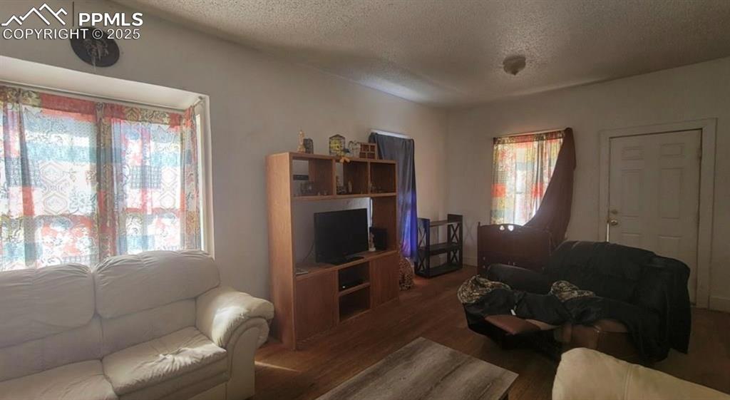 927 Veta Avenue photo 2