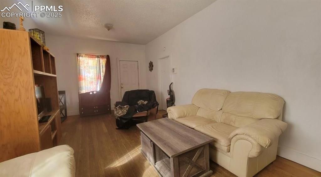 927 Veta Avenue photo 3