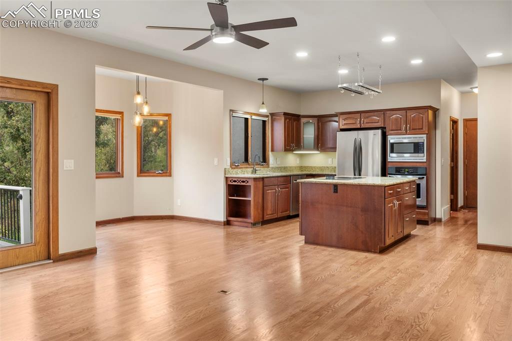 2845 Halleys Court photo 3