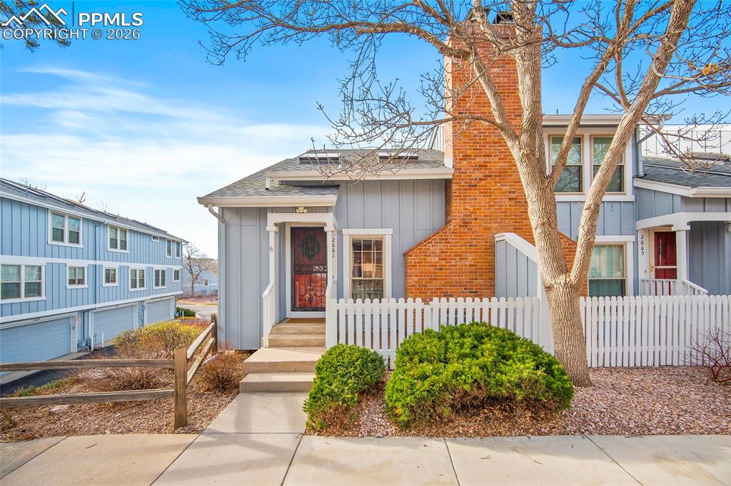 2661 Hatch Circle photo 2