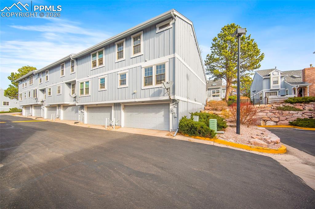 2661 Hatch Circle photo 3