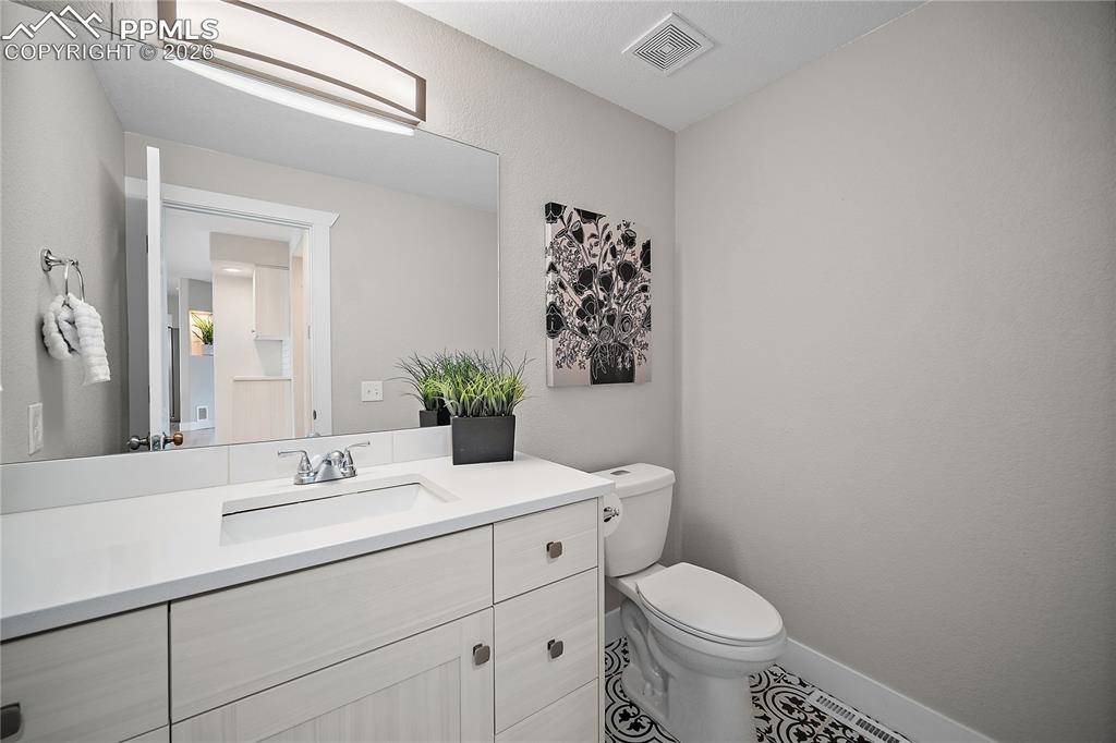 Main level 1/2 bath. 