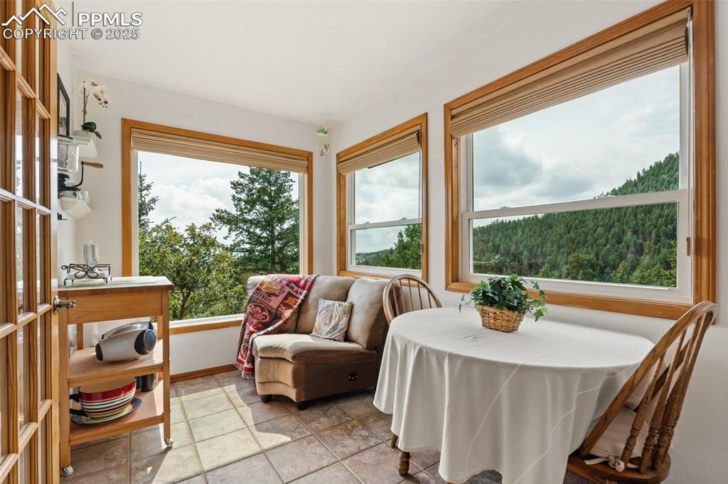 5 Newer Thermos Double Hung & Sound Proof Vinyl Windows with Roman Shades and Amazing Mountain Views!