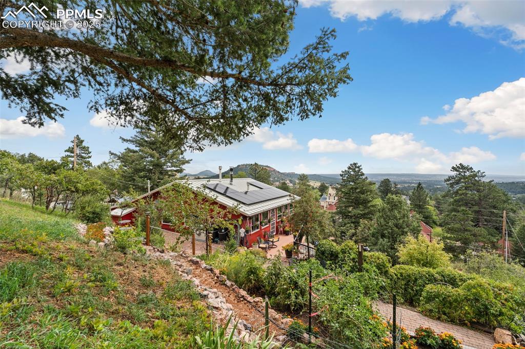 5 Garden Areas next to the Stone Paver Patio!