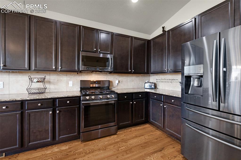 Gas stove, ample counterspace and storage