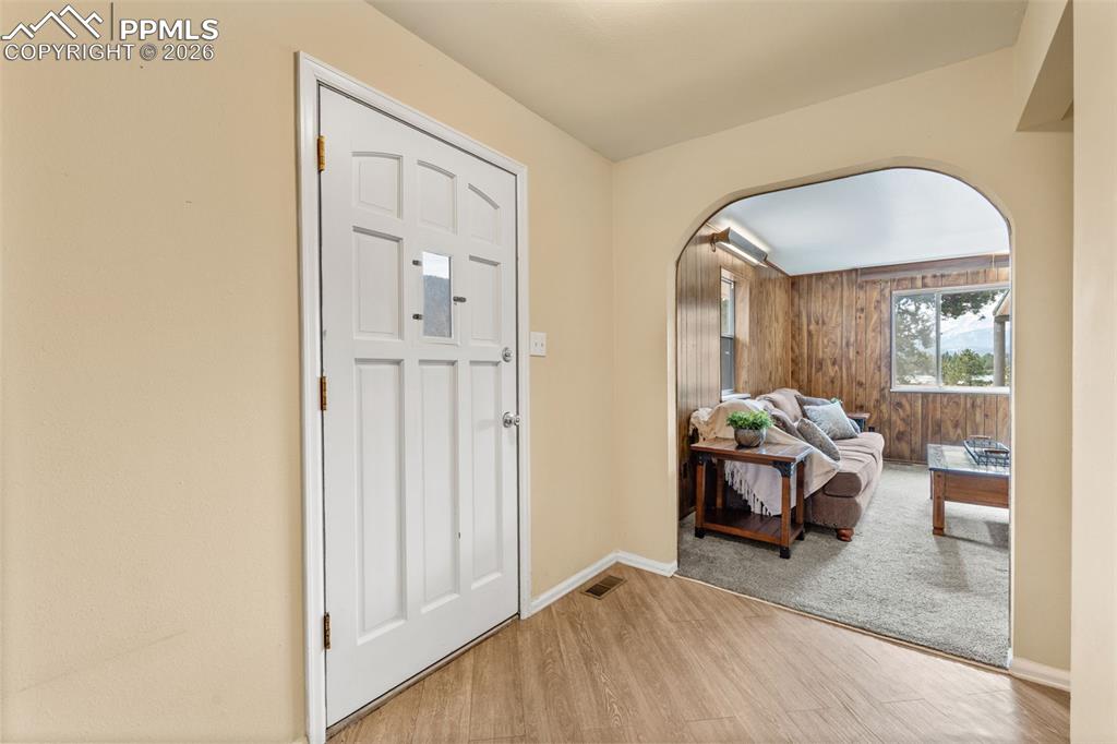 80 Kinnikinnick Drive photo 3