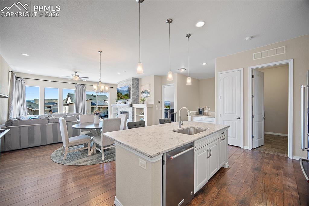 7364 Glen Forest Lane photo 3