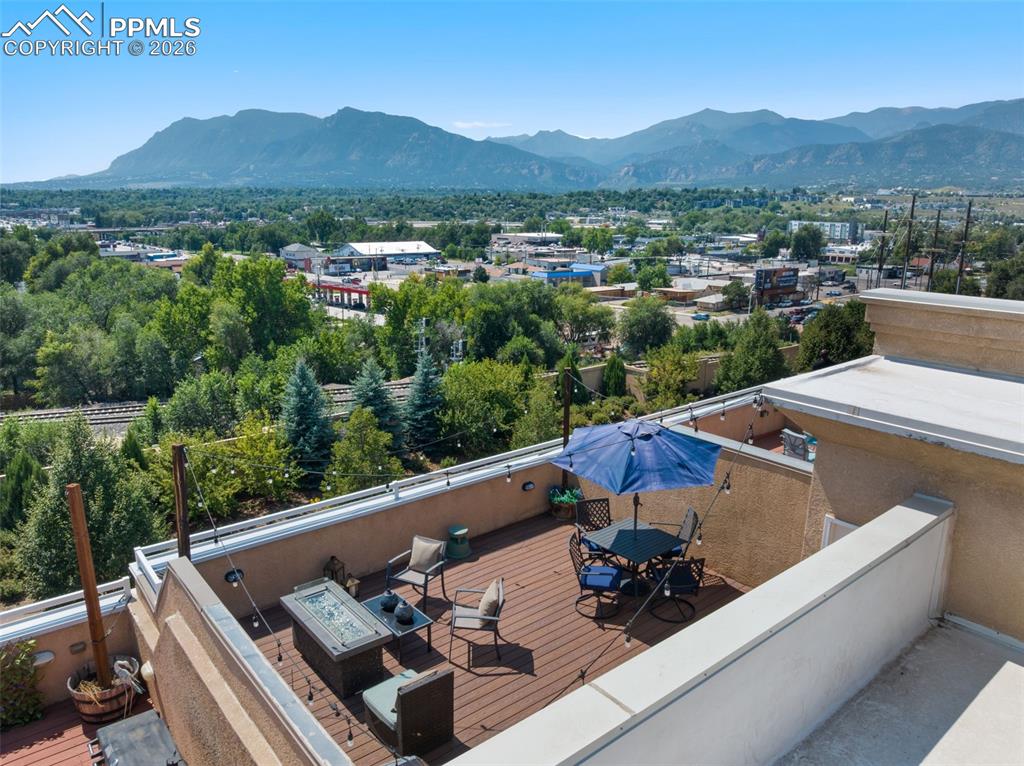 248 Writers Way photo 3