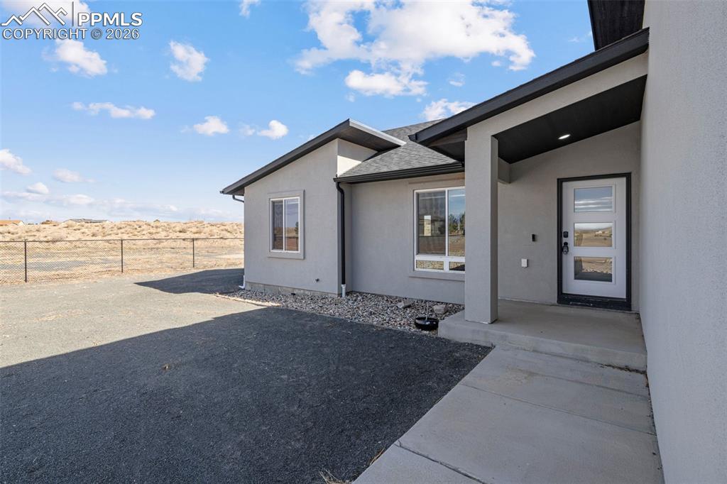 1154 E Laramie Avenue photo 2