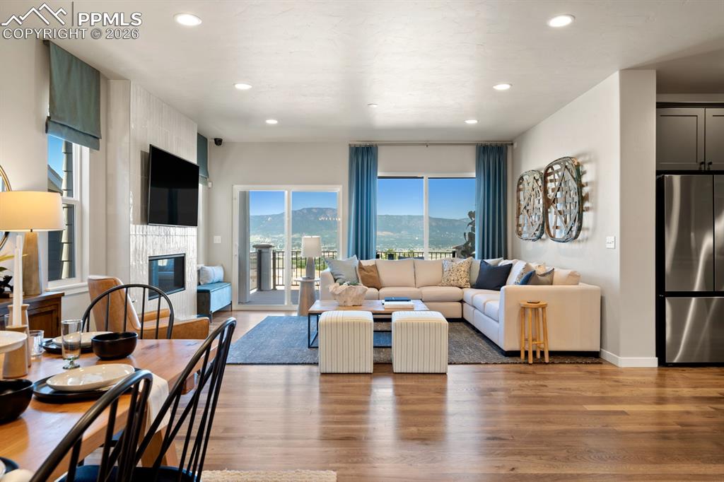 9405 Gallery Place photo 3