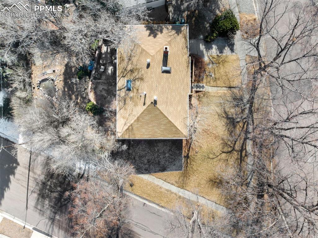 655 Skyline Avenue photo 2