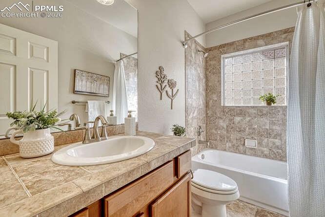 Main level Full Guest Bathroom