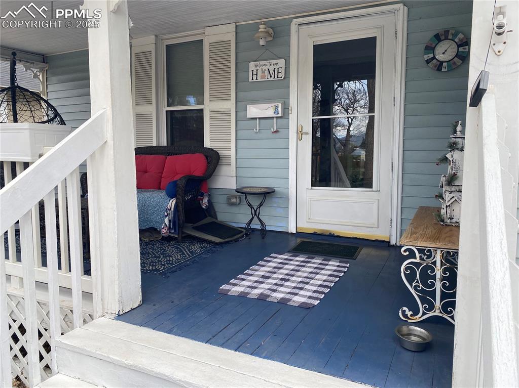 223 Custer Avenue photo 2