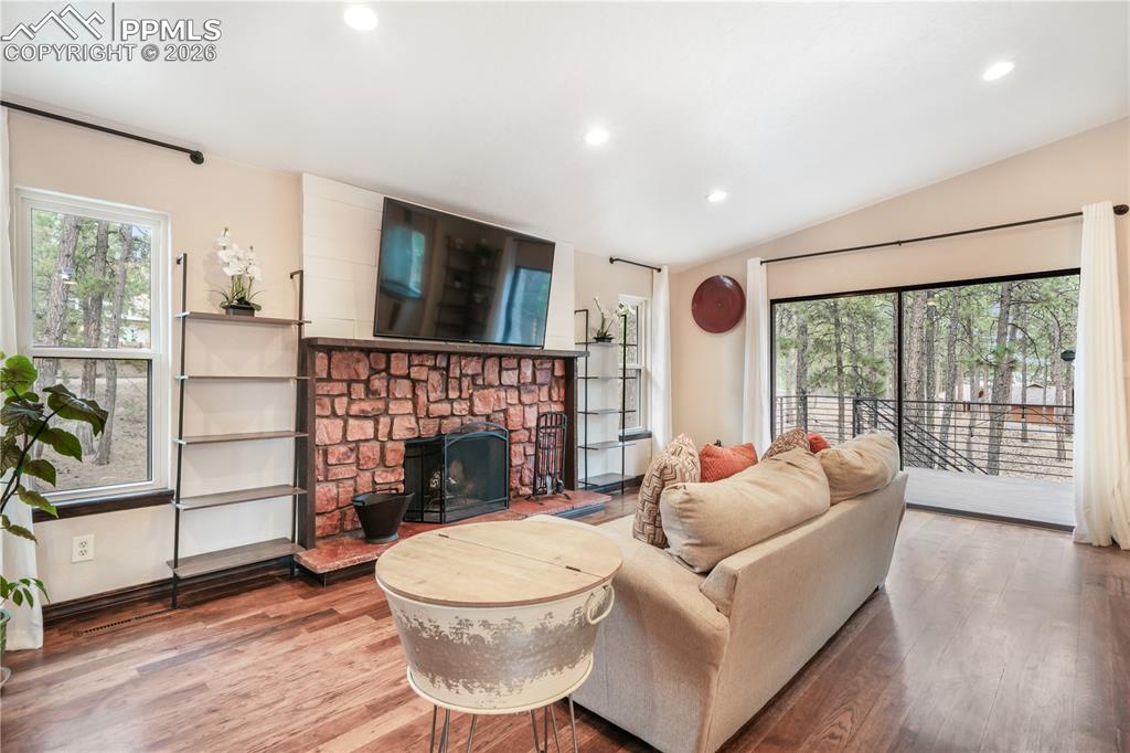 15245 Pleasant View Drive photo 3