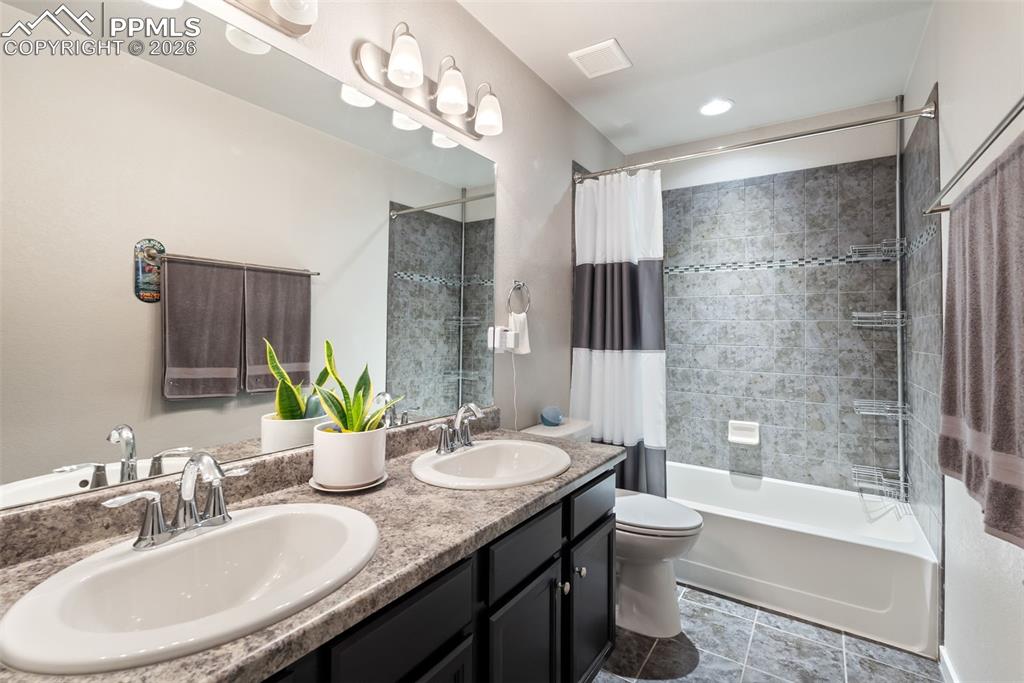 Full bathroom on upper level.