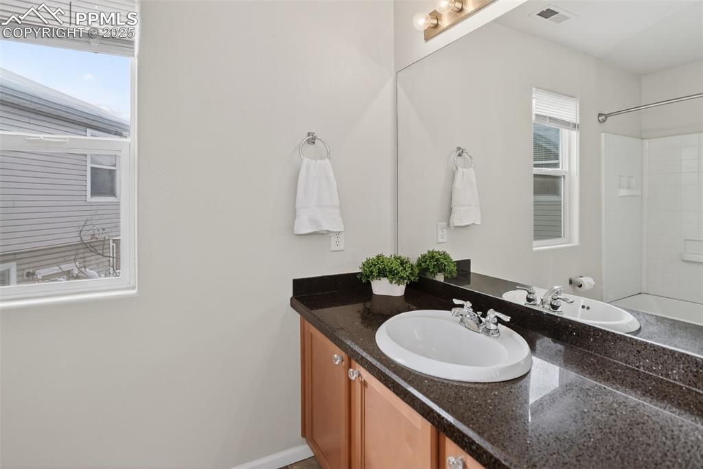 1 of 2 en-suite bathrooms!