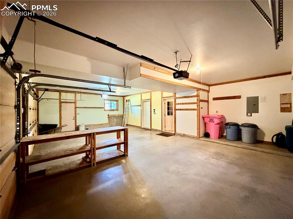 Oversized 3 car garage