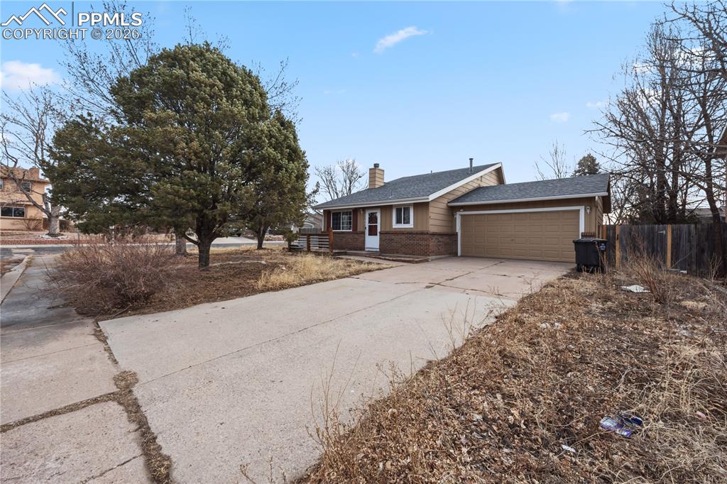 2105 Endicott Court photo 3