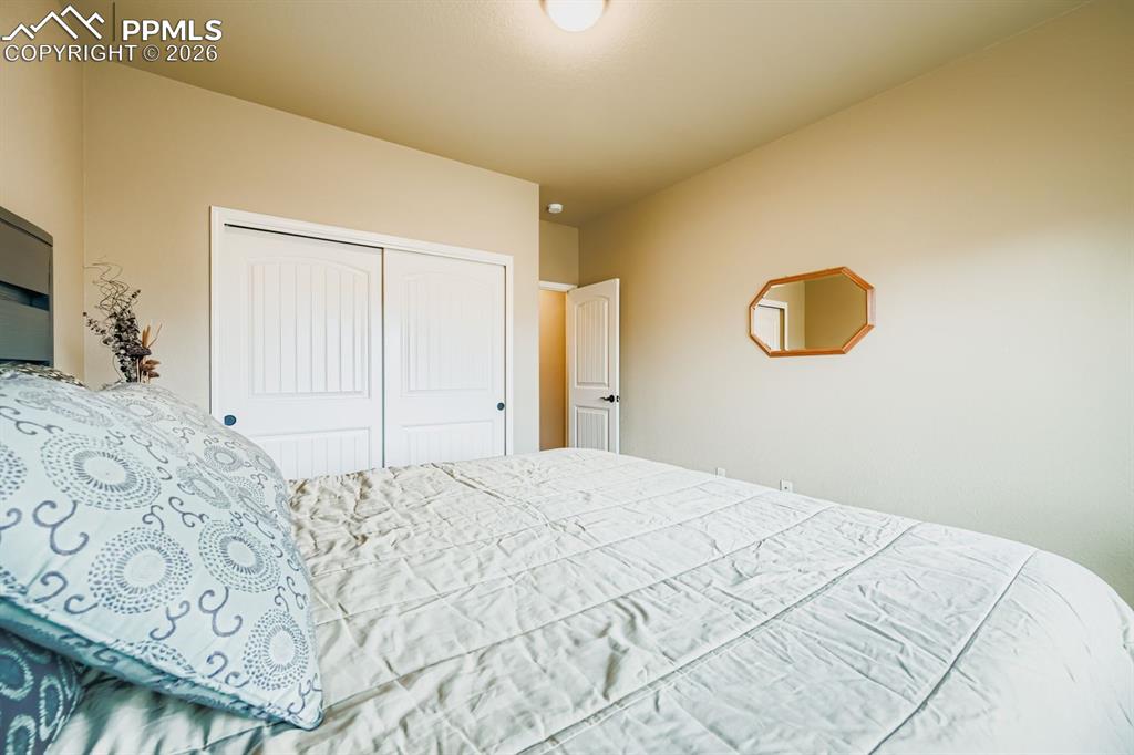 secondary main level suite