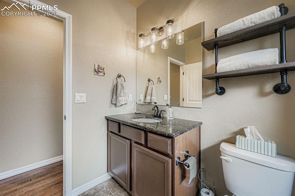 secondary main level bath