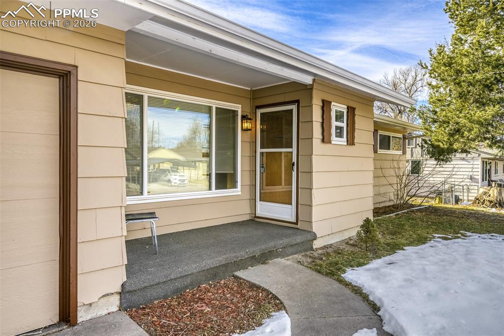 525 Acoma Drive photo 2