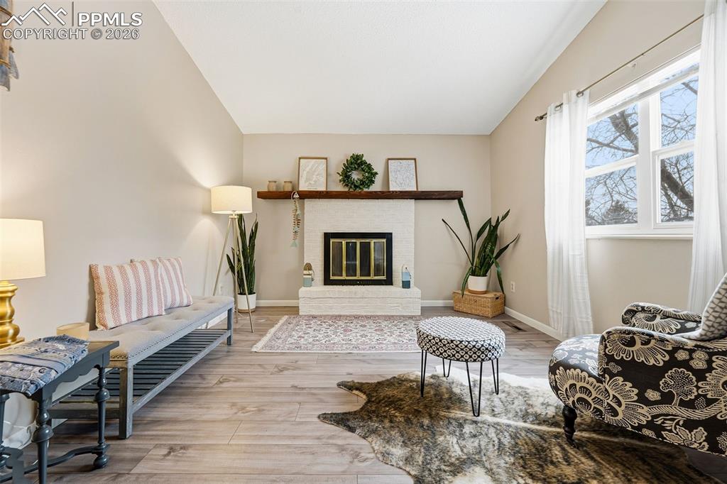 5559 Descanso Circle photo 3