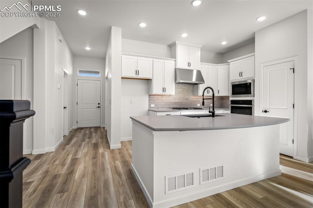 9256 Wolf Valley Drive photo 3