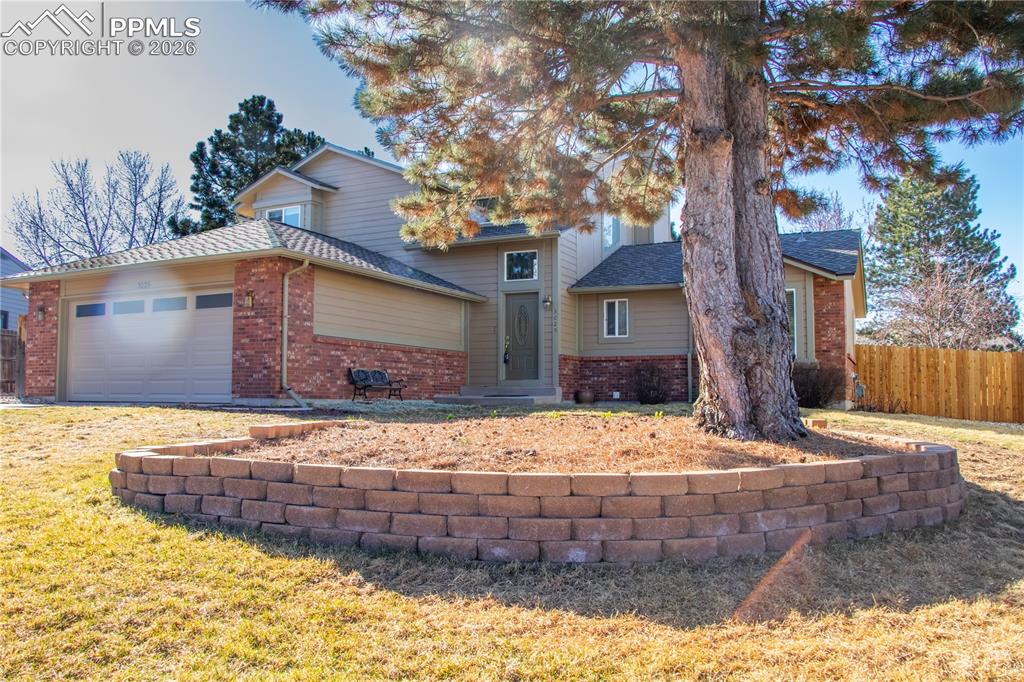 3025 Commodore Drive photo 2