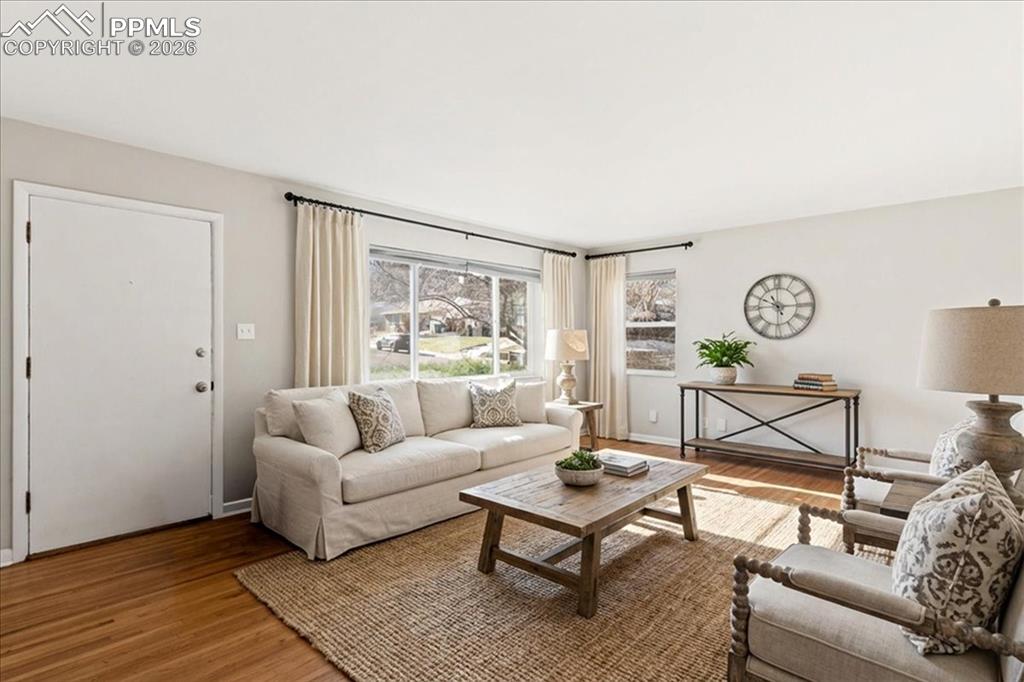 326 W Ramona Avenue photo 2