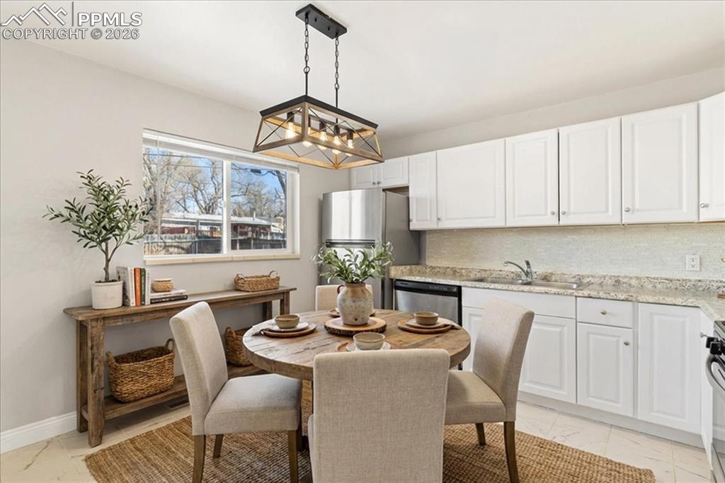 326 W Ramona Avenue photo 3