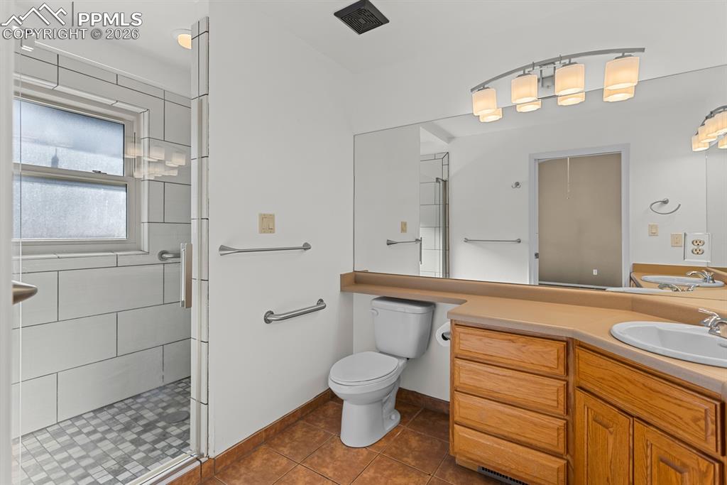 Primary 3/4 bathroom