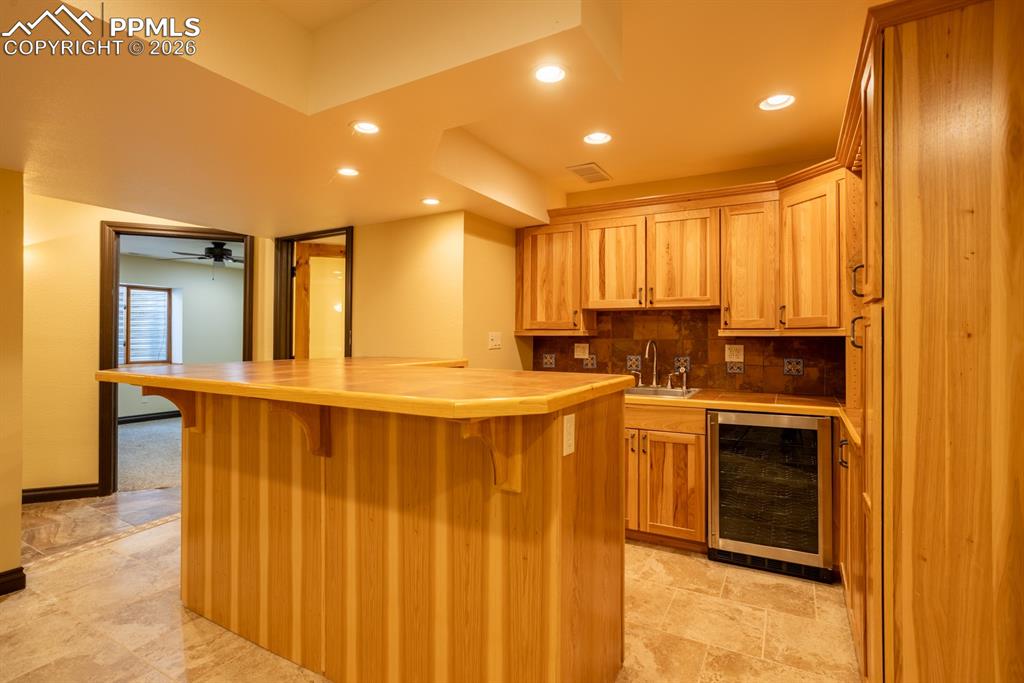 Basement wet bar