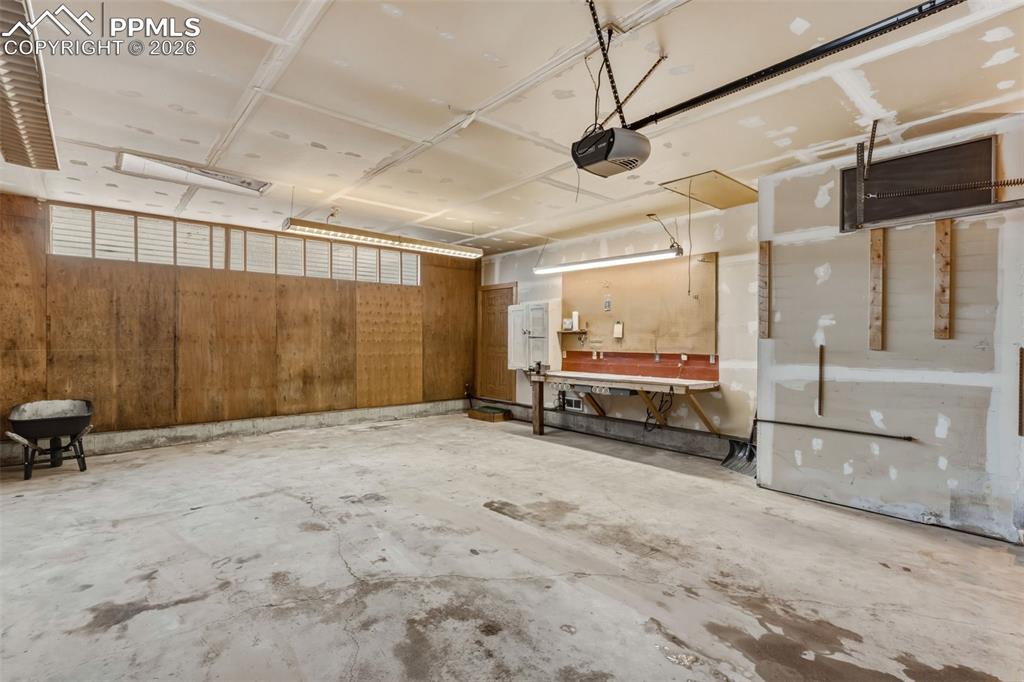 Very Nice oversized 2 Car Garage 