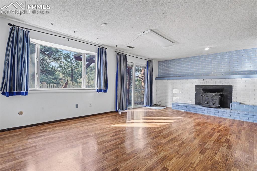 Lower/basement walk out family room 