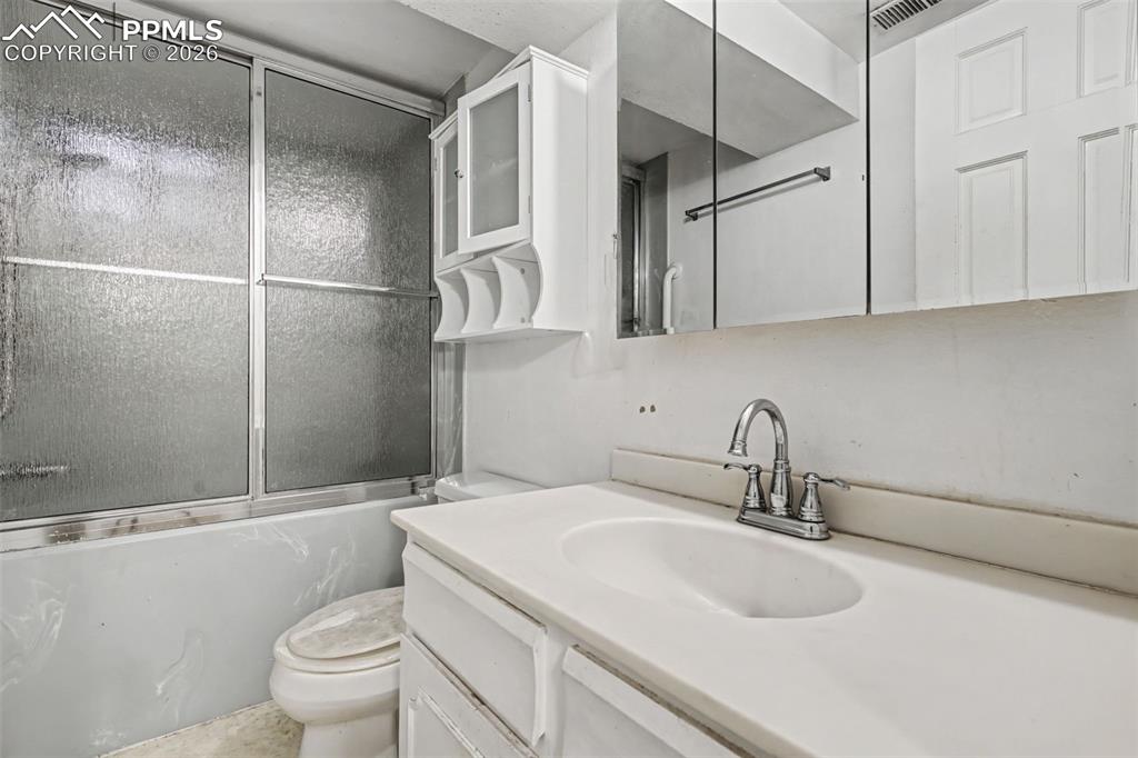 Full lower level bathroom 